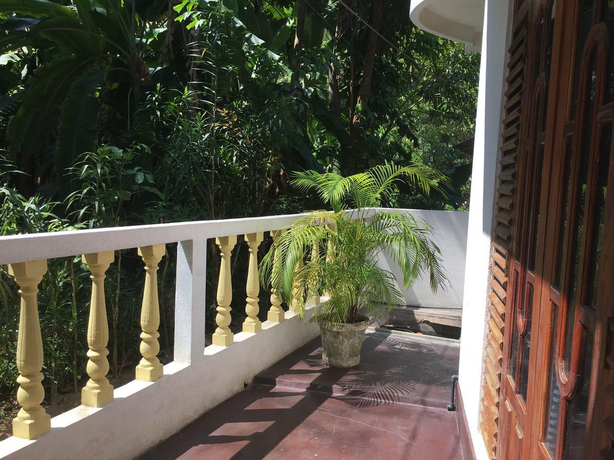 Hotel Happy Coconut Unawatuna Exterior foto